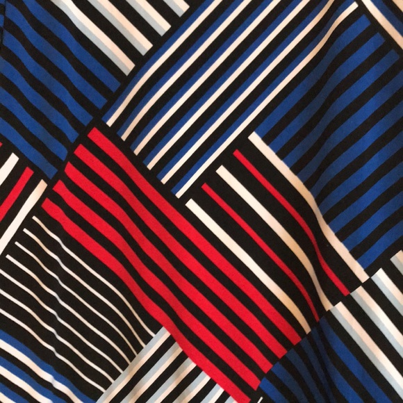 RICKIS Women’s flowy peekaboo top - Picture 3 of 8